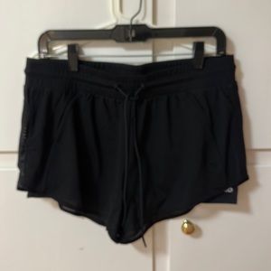 Alo shorts Size: L